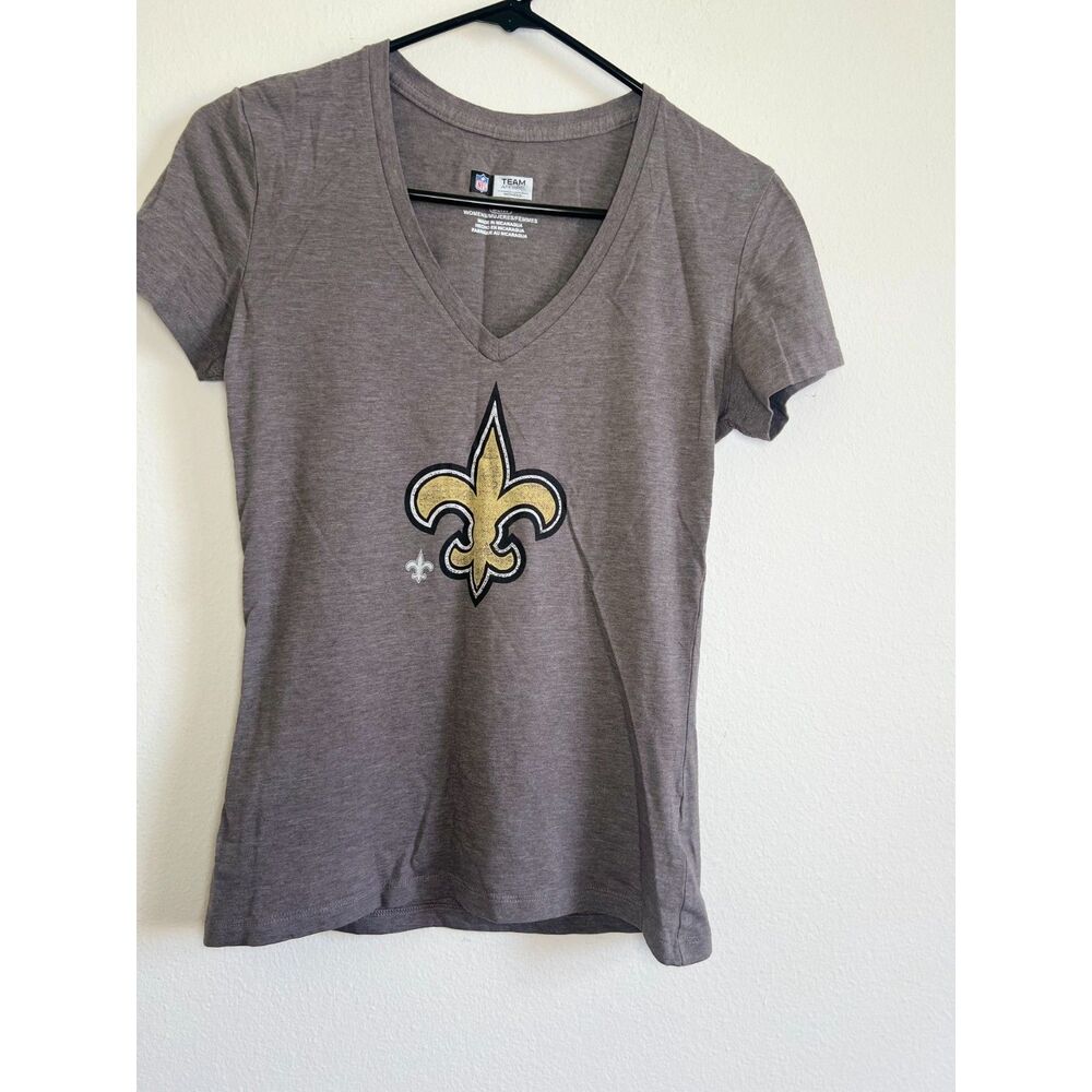 New Orleans Saints NFL Team Apparel Womens Small Gray V Neck T Shirt Fleur De Li
